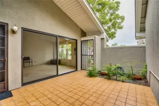 Photo #4: OC23182648 Listing