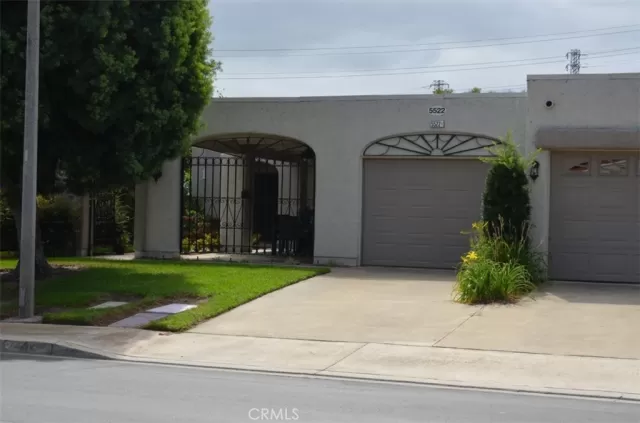 MLS: OC23182654 Condo For Sale