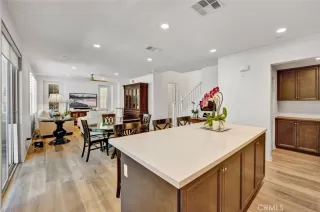 Photo #4: OC23182729 Listing