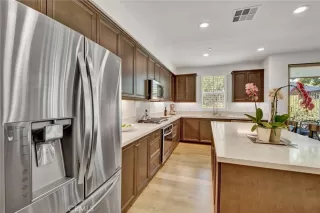 Photo #6: OC23182729 Listing