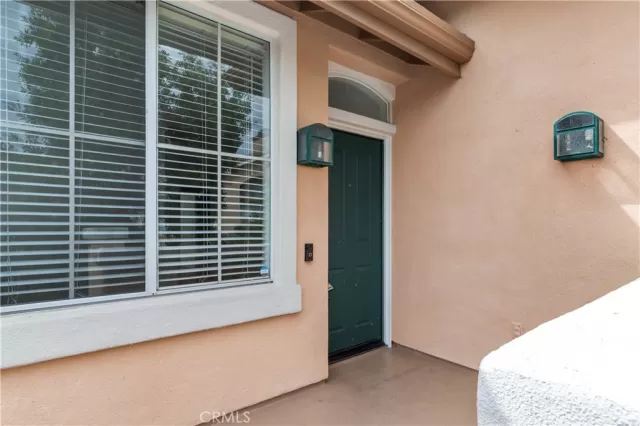 MLS: OC23182761 Condo For Sale