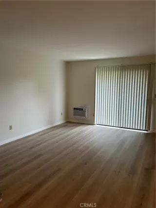 Photo #5: OC23183124 Listing 