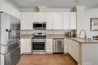 Photo #6: OC23183567 Listing 