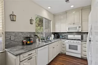 Photo #5: OC23183650 Listing 