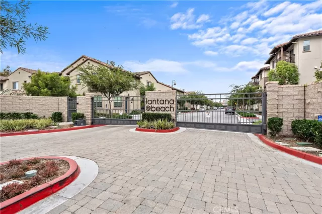 MLS: OC23183678 Condo For Sale