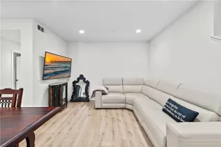 Photo #6: OC23183678 Listing