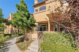 Photo #2: OC23183740 Listing 