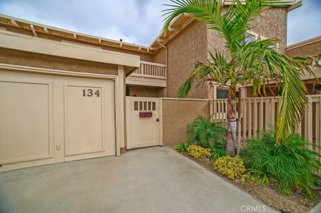 MLS: OC23183792 Condo For Sale