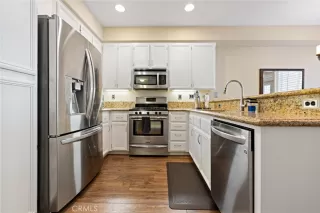 Photo #5: OC23183923 Listing 