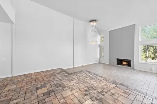 Photo #4: OC23184101 Listing 