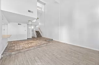 Photo #6: OC23184101 Listing 