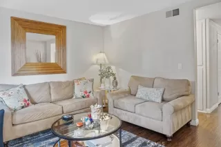 Photo #1: OC23184243 Listing 