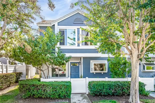 MLS: OC23184250 Condo For Sale