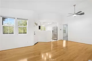 Photo #5: OC23184838 Listing 