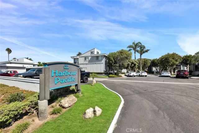 MLS: OC23184868 Condo For Sale