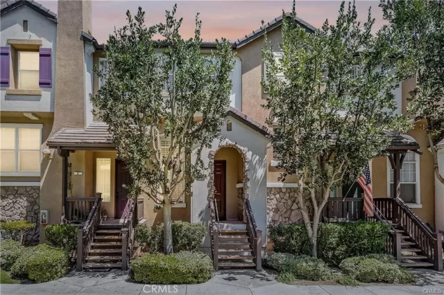 MLS: OC23185127 Condo For Sale