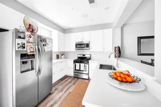 Photo #5: OC23185127 Listing 