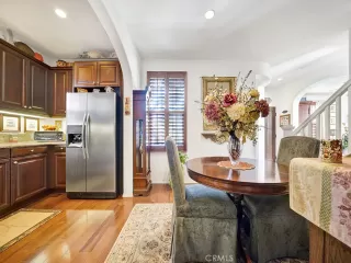 Photo #4: OC23185393 Listing