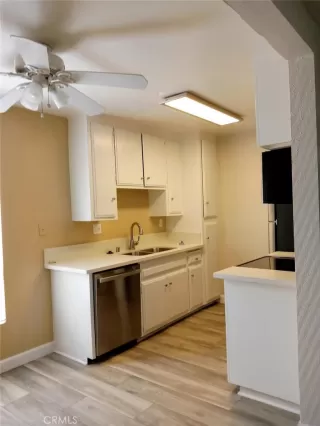 Photo #2: OC23185537 Listing