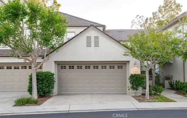 MLS: OC23185594 Condo For Sale