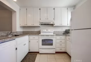 Photo #5: OC23185750 Listing