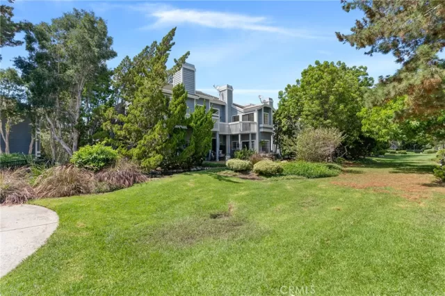 MLS: OC23185847 Condo For Sale