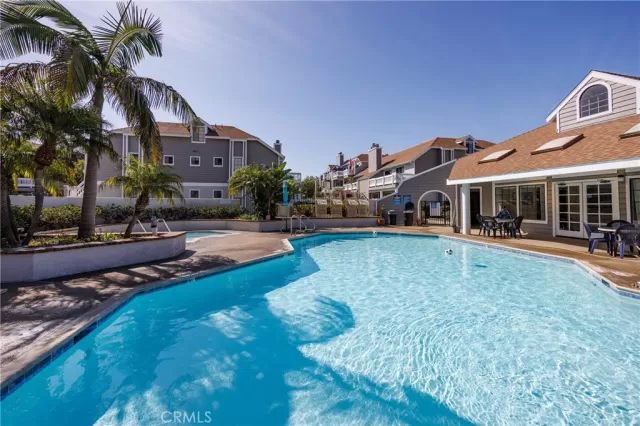 MLS: OC23185938 Condo For Sale