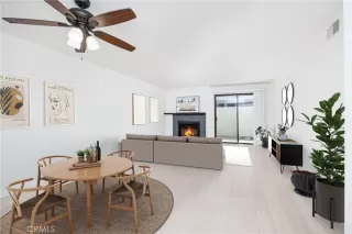 Photo #2: OC23185938 Listing