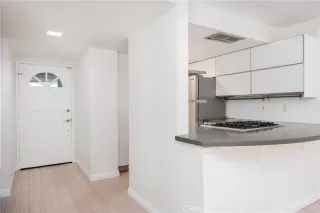 Photo #4: OC23185938 Listing