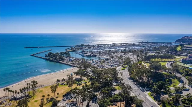 MLS: OC23185993 Condo For Sale