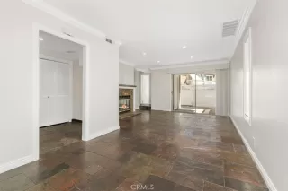 Photo #4: OC23186080 Listing