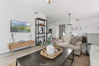 Photo #2: OC23186125 Listing 