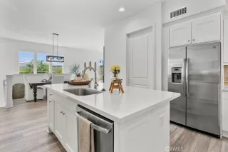 Photo #5: OC23186125 Listing 