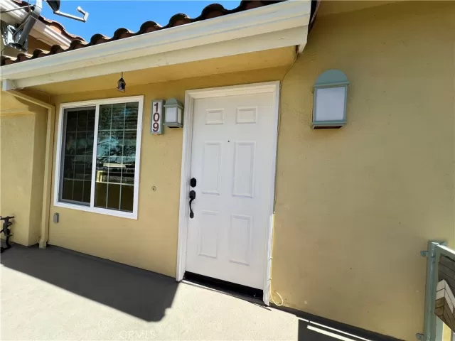 MLS: OC23186214 Condo For Sale