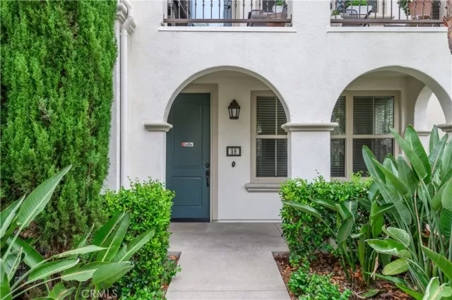 MLS: OC23186355 Condo For Sale