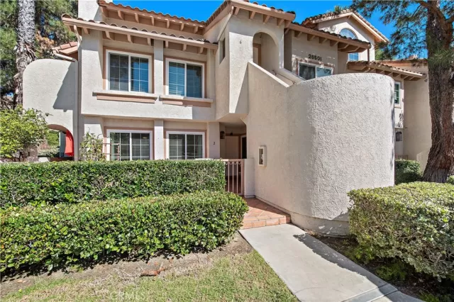 MLS: OC23186475 Condo For Sale