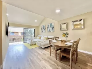 Photo #6: OC23186647 Listing 