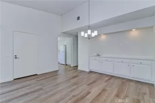 Photo #5: OC23186690 Listing