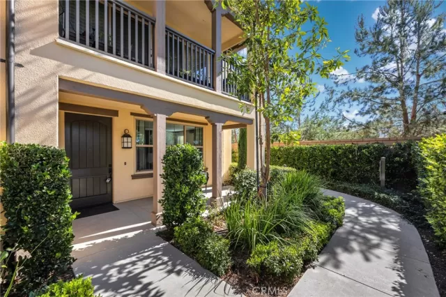 MLS: OC23186753 Condo For Sale