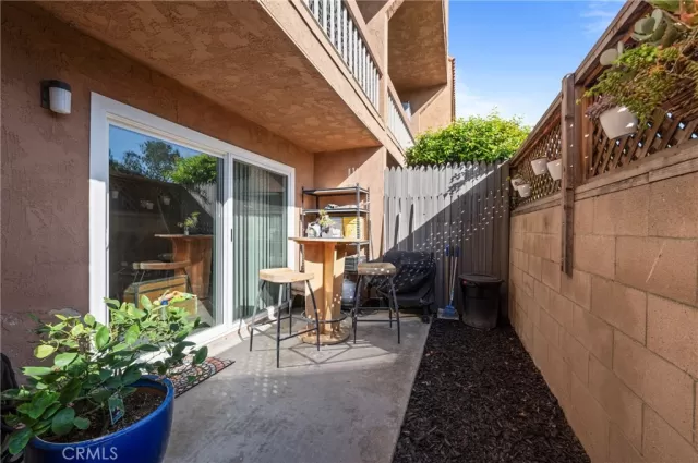 MLS: OC23186812 Condo For Sale