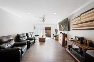 Photo #6: OC23186812 Listing 