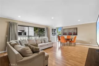 Photo #3: OC23187159 Listing 