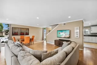 Photo #4: OC23187159 Listing 