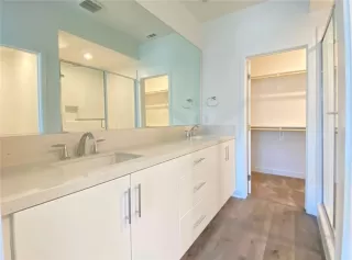 Photo #4: OC23187322 Listing 