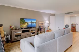 Photo #2: OC23187559 Listing