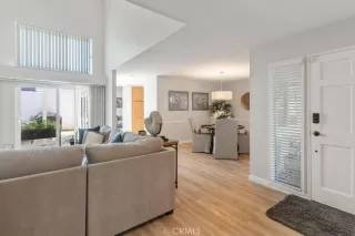 Photo #6: OC23187618 Listing 