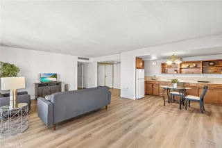 Photo #3: OC23187689 Listing