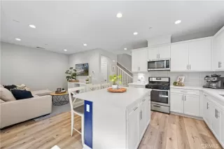 Photo #4: OC23187805 Listing 