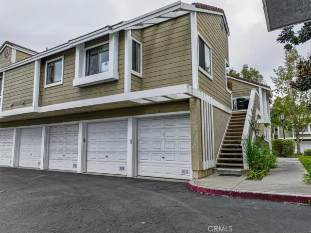 MLS: OC23187865 Condo For Sale