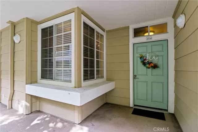 MLS: OC23187876 Condo For Sale